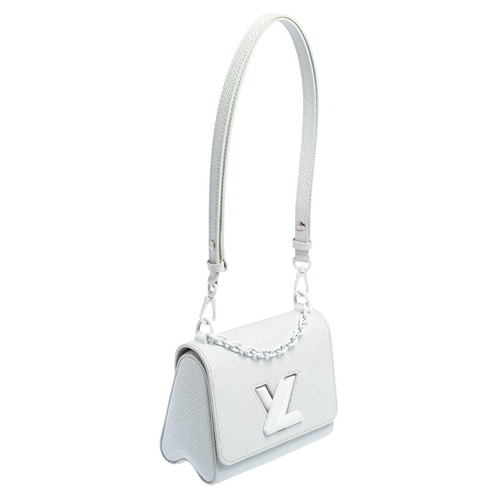 Louis Vuitton Weiß Epi Leder Twist PM Tasche im Zustand „Gut“ in Dubai, Al Qouz 2