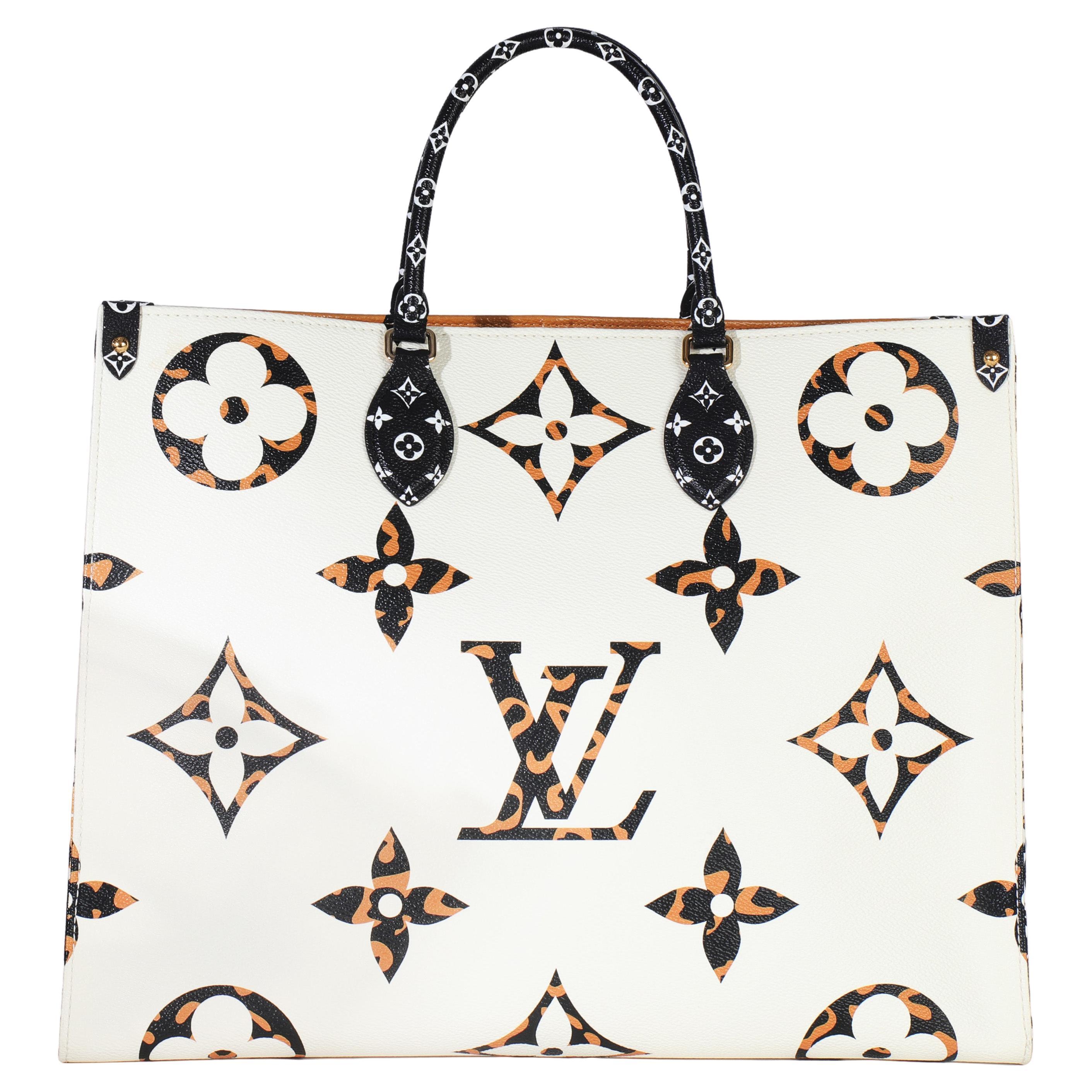 Louis Vuitton White Giant Monogram Jungle Canvas Onthego GM in vendita