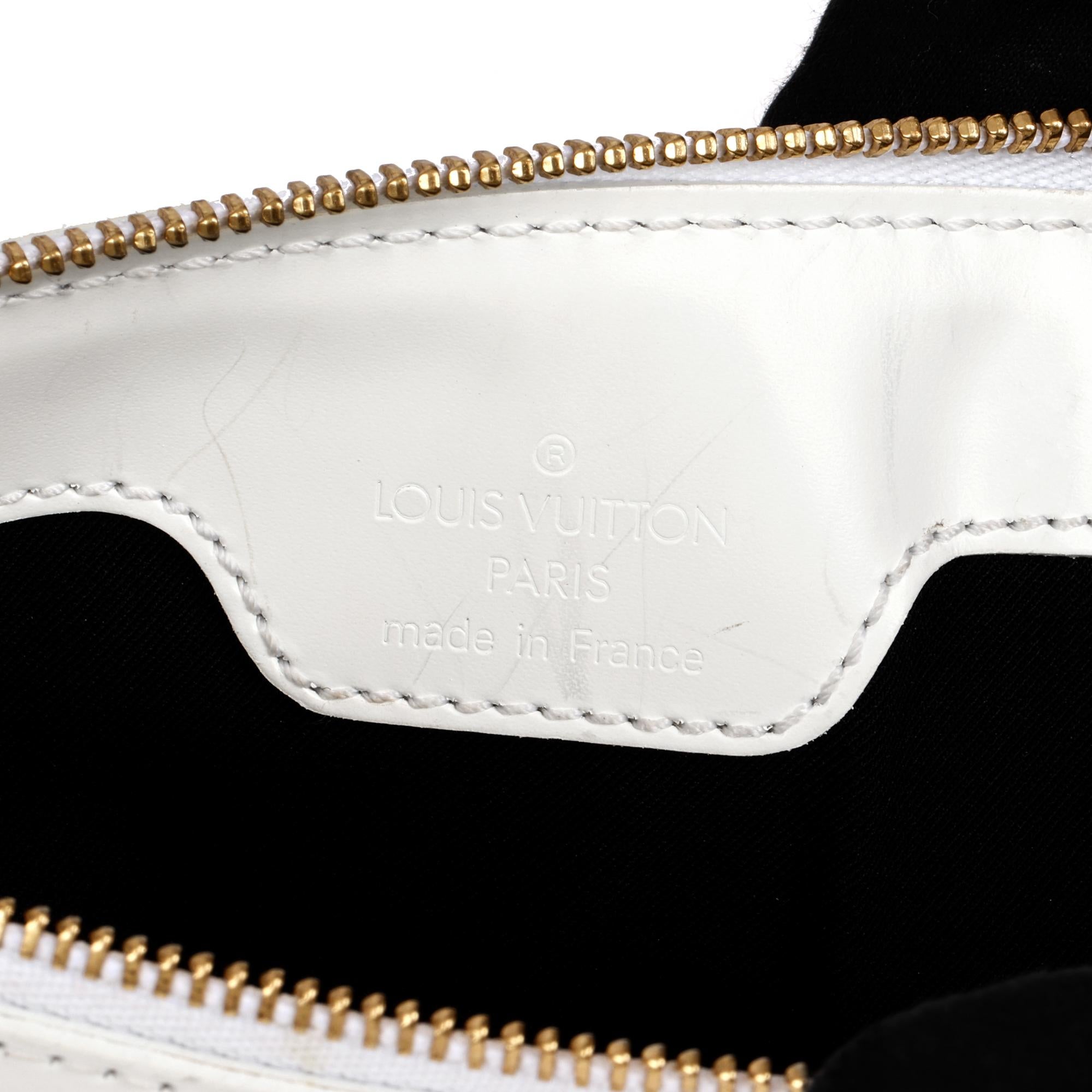 LOUIS VUITTON Pochette Delmonico de Piel Epi Estirada Blanca y Dorada 5