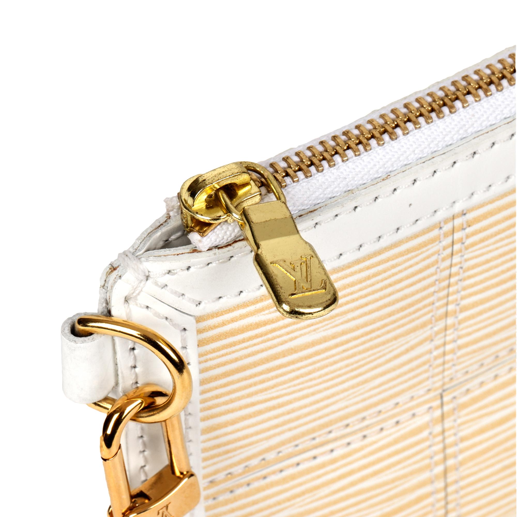 LOUIS VUITTON Pochette Delmonico de Piel Epi Estirada Blanca y Dorada 2