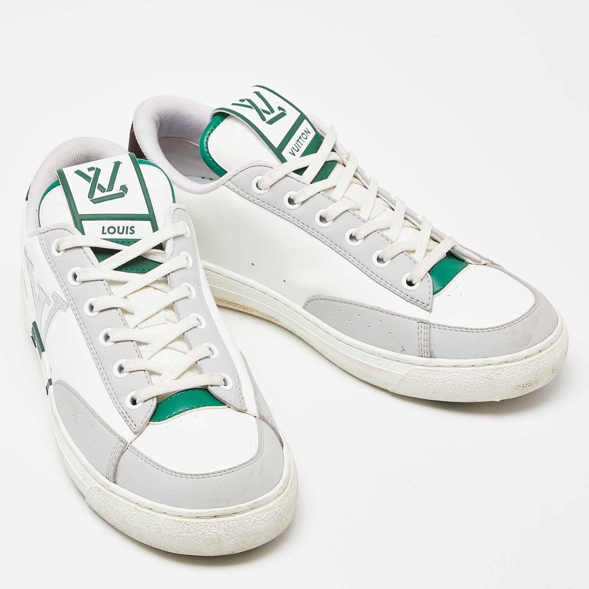 Louis Vuitton White/Green Leather Charlie Sneakers Size 39 In Good Condition For Sale In Dubai, Al Qouz 2
