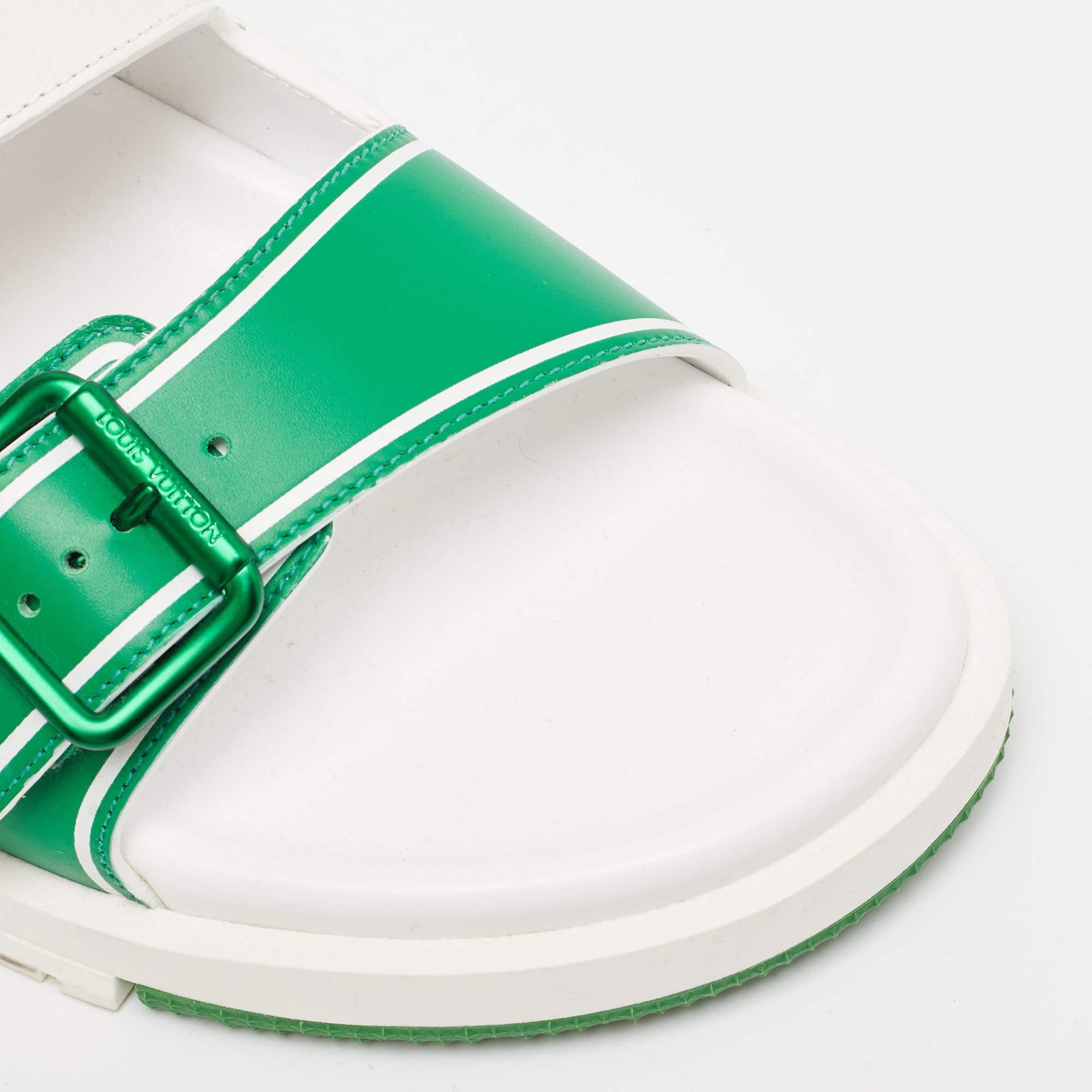 Louis Vuitton Weiß/Grün Monogramm geprägte LV Trainer-Sandalen aus Leder Größe 41 Herren