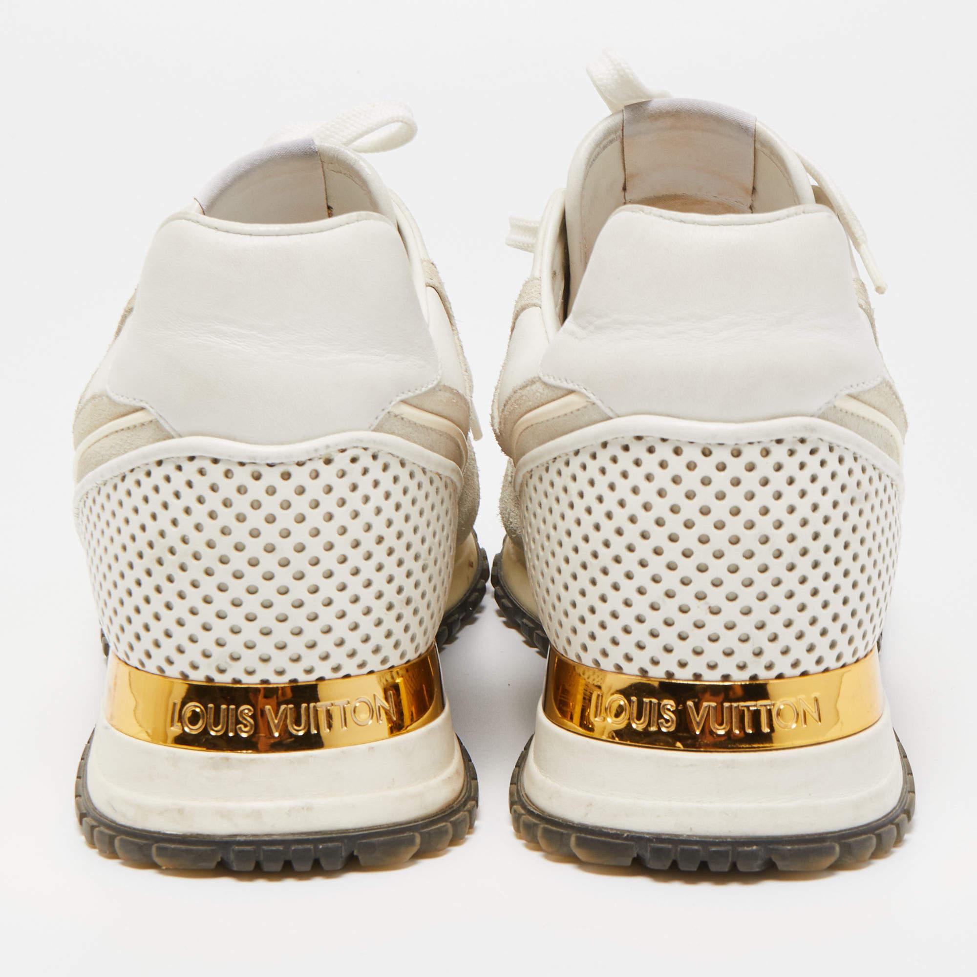 Louis Vuitton White/Grey Canvas and Suede Run Away Sneakers  en vente 1