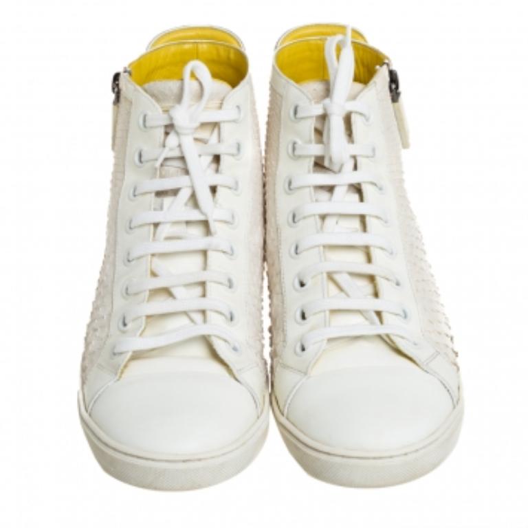 Louis Vuitton White/Grey Python And Suede Zip Up High Top Sneakers Size 40 In Fair Condition For Sale In Dubai, Al Qouz 2
