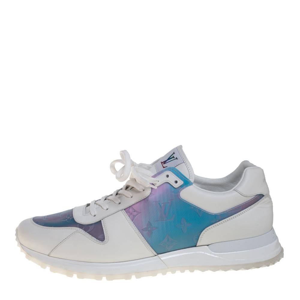 Made to provide comfort, these Run Away sneakers by Louis Vuitton are trendy and stylish. They've been crafted from leather as well as technical rubber and designed with lace-up vamps and label detailing. Wear them with your casual outfits for a