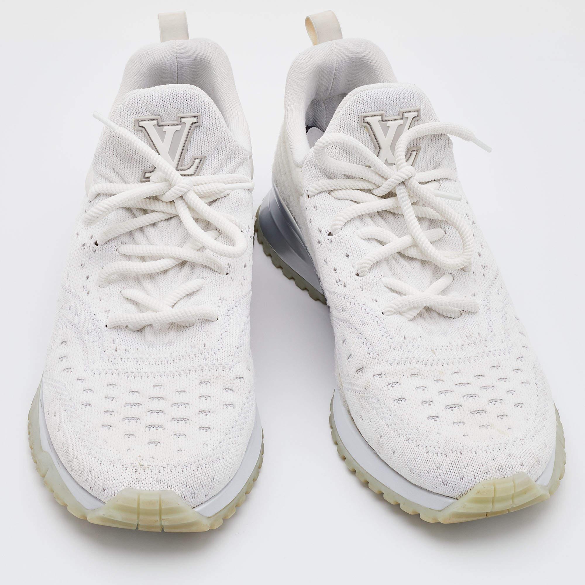Louis Vuitton - Baskets en tissu blanc V.N.R, taille 42 Bon état à Dubai, Al Qouz 2