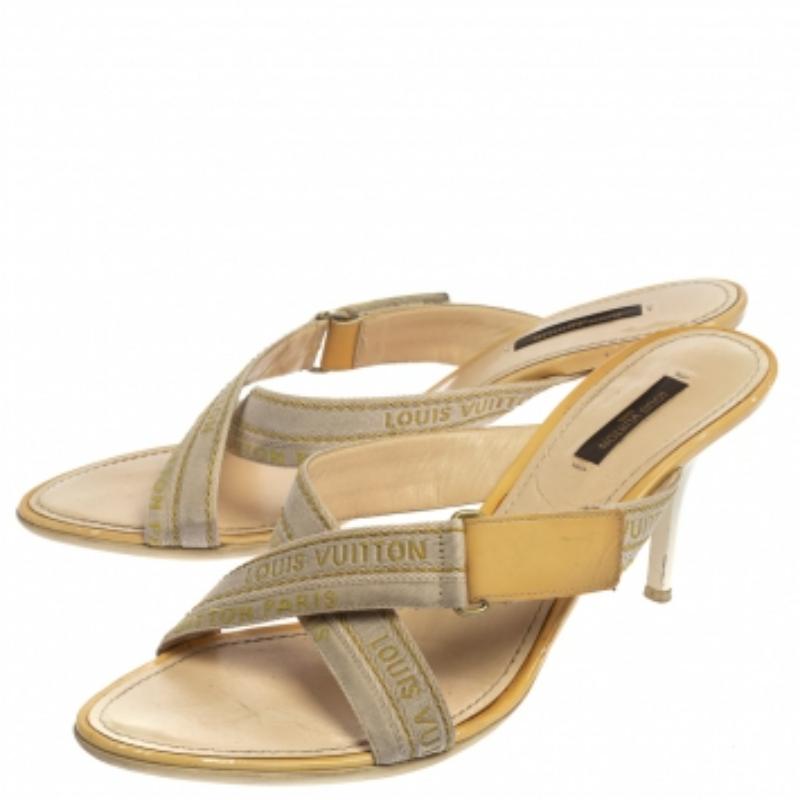 Louis Vuitton White Leather And Canvas Logo Strappy Mule Sandals Size 39.5 For Sale 2