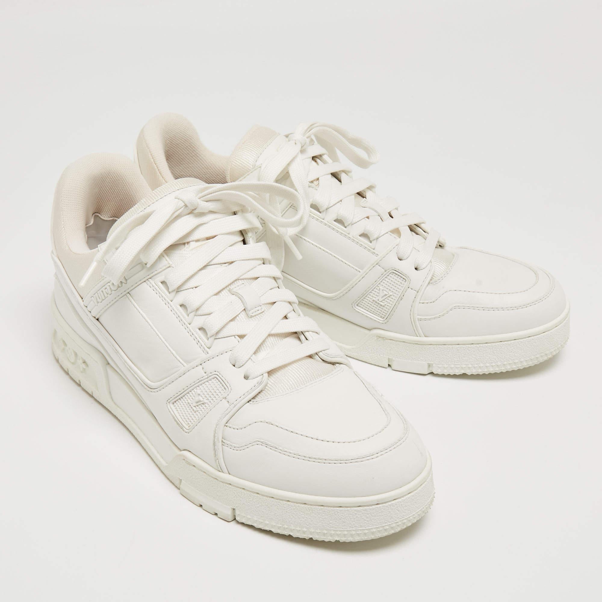 Louis Vuitton White Leather and Fabric LV Trainer Sneakers Size 41 In Good Condition In Dubai, Al Qouz 2