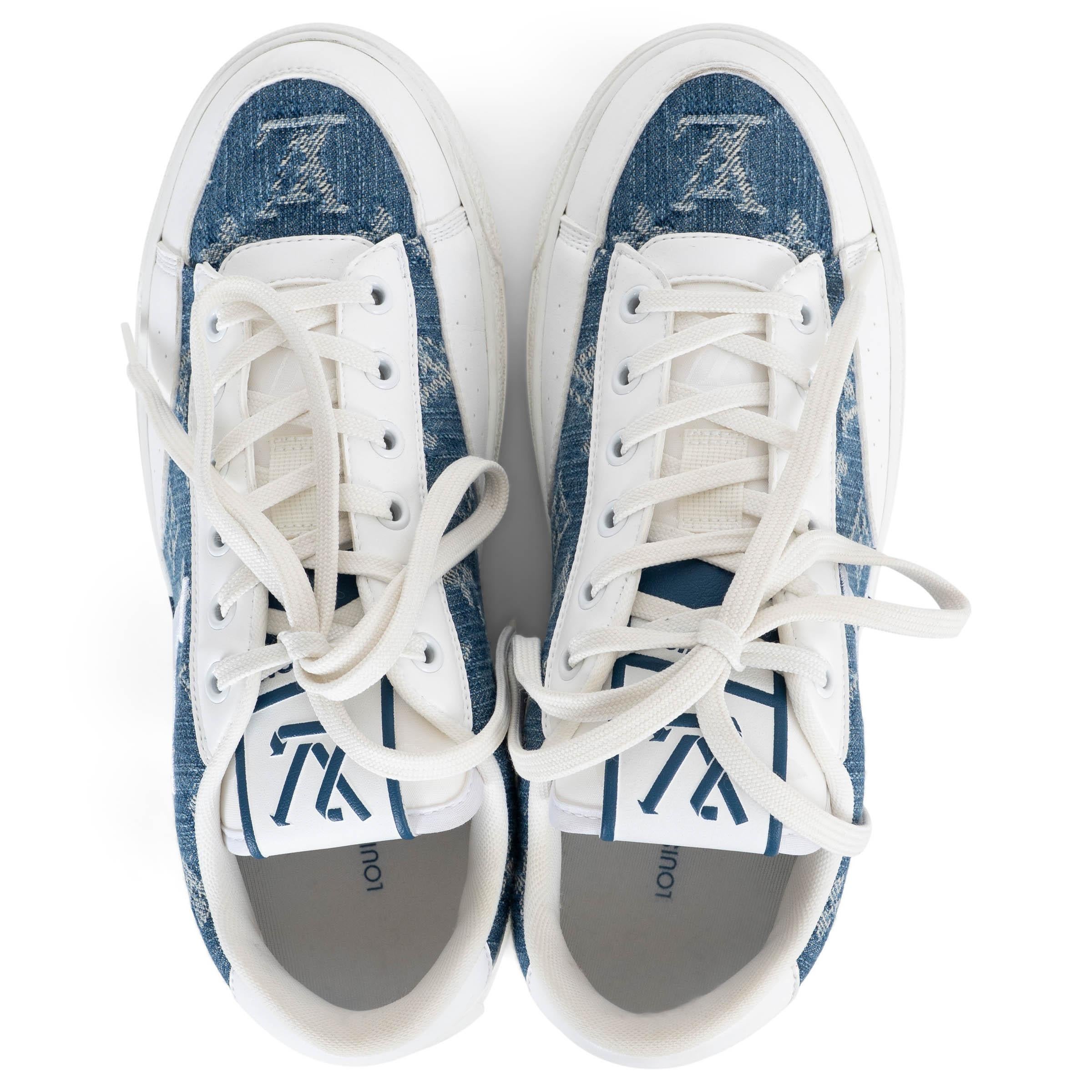 LOUIS VUITTON cuir blanc & bleu Monogram Denim CHARLIE Chaussures Baskets 38 en vente 1