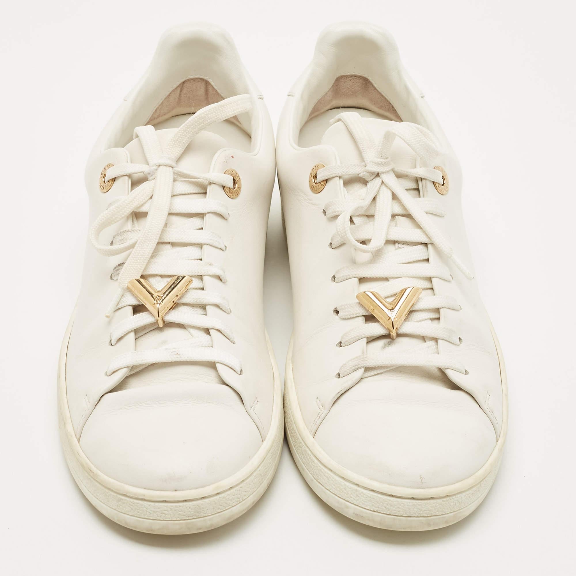 You'll love wearing these Frontrow sneakers from Louis Vuitton! The white sneakers are crafted from leather and feature round toes along with gold-tone logo accents on the lace-up vamps as well as on the midsoles. They come equipped with comfortable