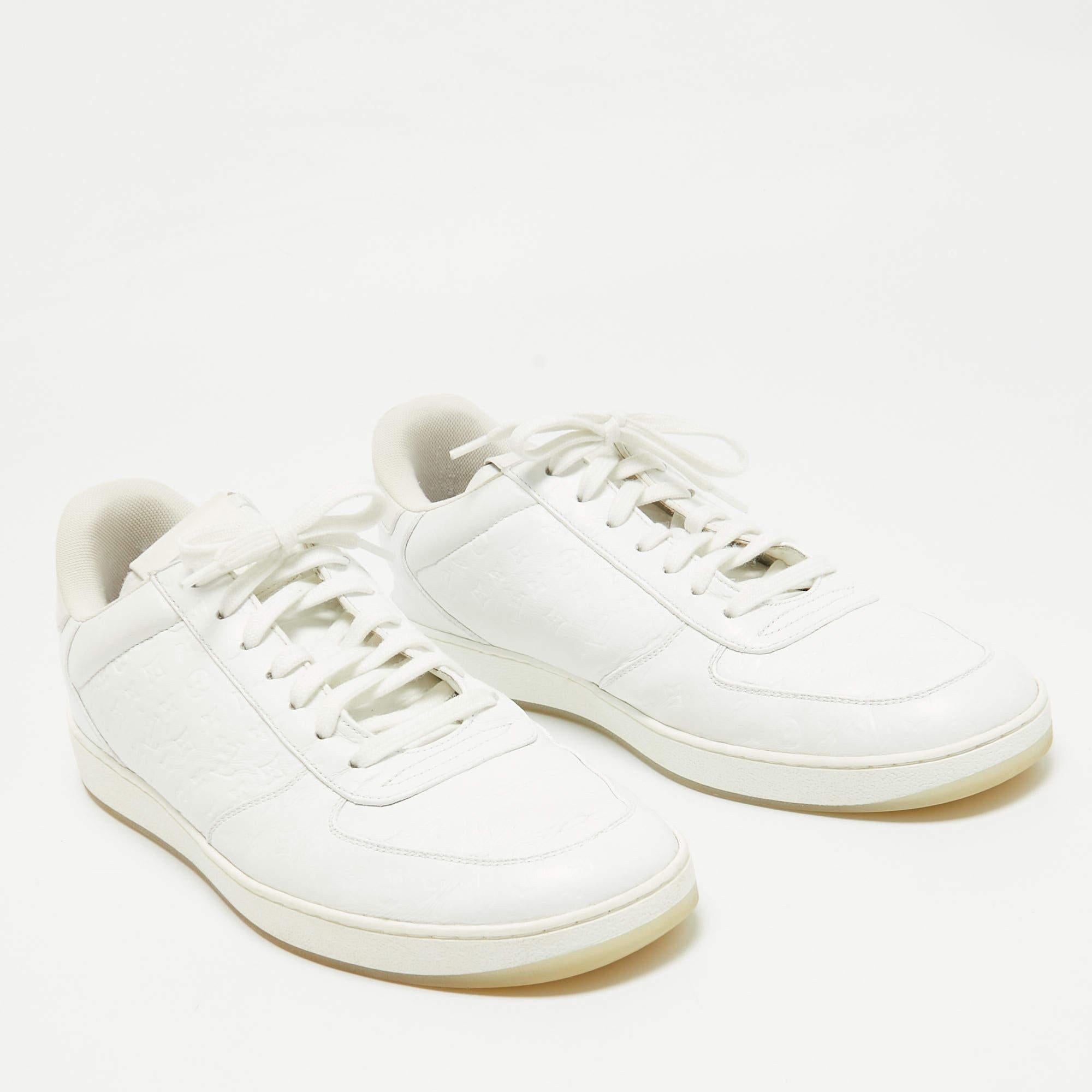 Louis Vuitton - Baskets Rivoli à lacets en cuir blanc, taille 42,5 Bon état - En vente à Dubai, Al Qouz 2