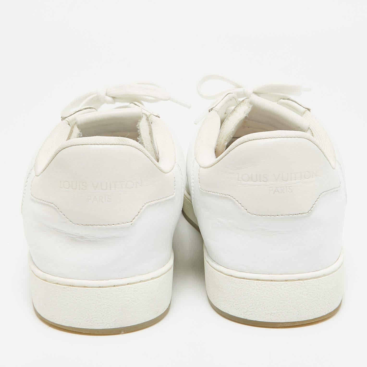 Louis Vuitton - Baskets Rivoli à lacets en cuir blanc, taille 42,5 Pour hommes en vente