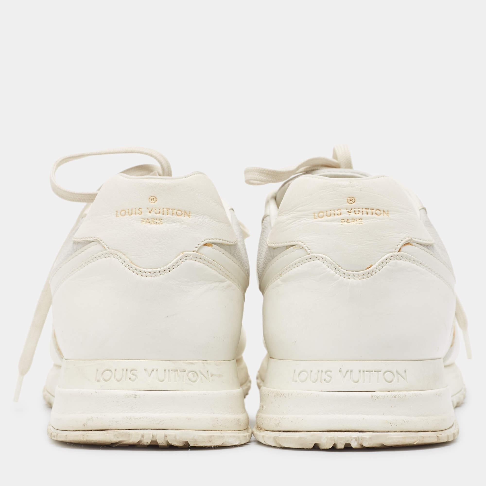 Louis Vuitton Weißes Leder Run Away Low Top Turnschuhe aus Leder Größe 44 im Angebot 1