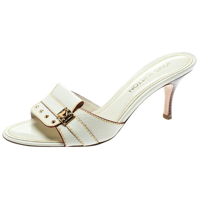 Louis Vuitton White Leather Suhali Buckle Detail Sandals Size 39 For Sale at 1stdibs