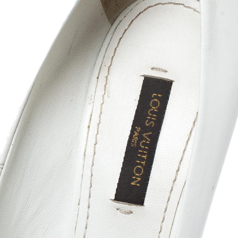 Women's Louis Vuitton White Leather Urban Twist Pointed Toe Pumps Size 37.5