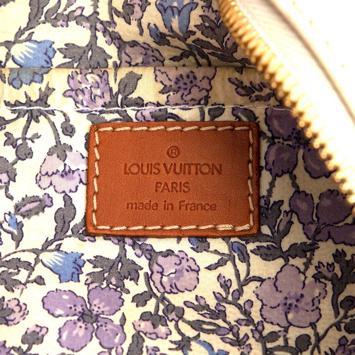 LOUIS VUITTON white Mahina leather ONATHA GM Hobo Shoulder Bag For Sale 2