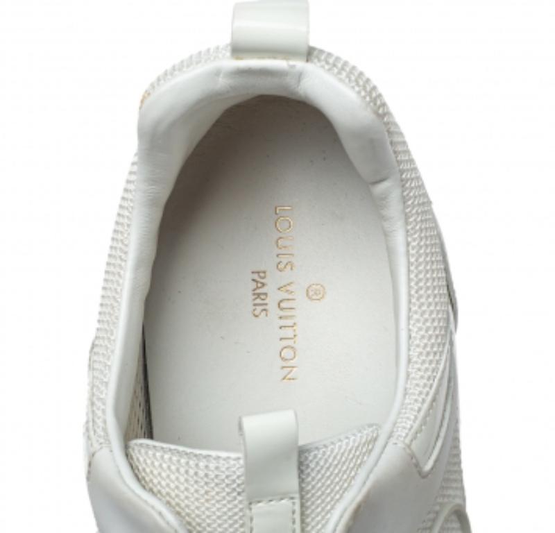 Louis Vuitton White Mesh And Leather Run Away Low Top Sneakers Size 38.5 In Good Condition For Sale In Dubai, Al Qouz 2