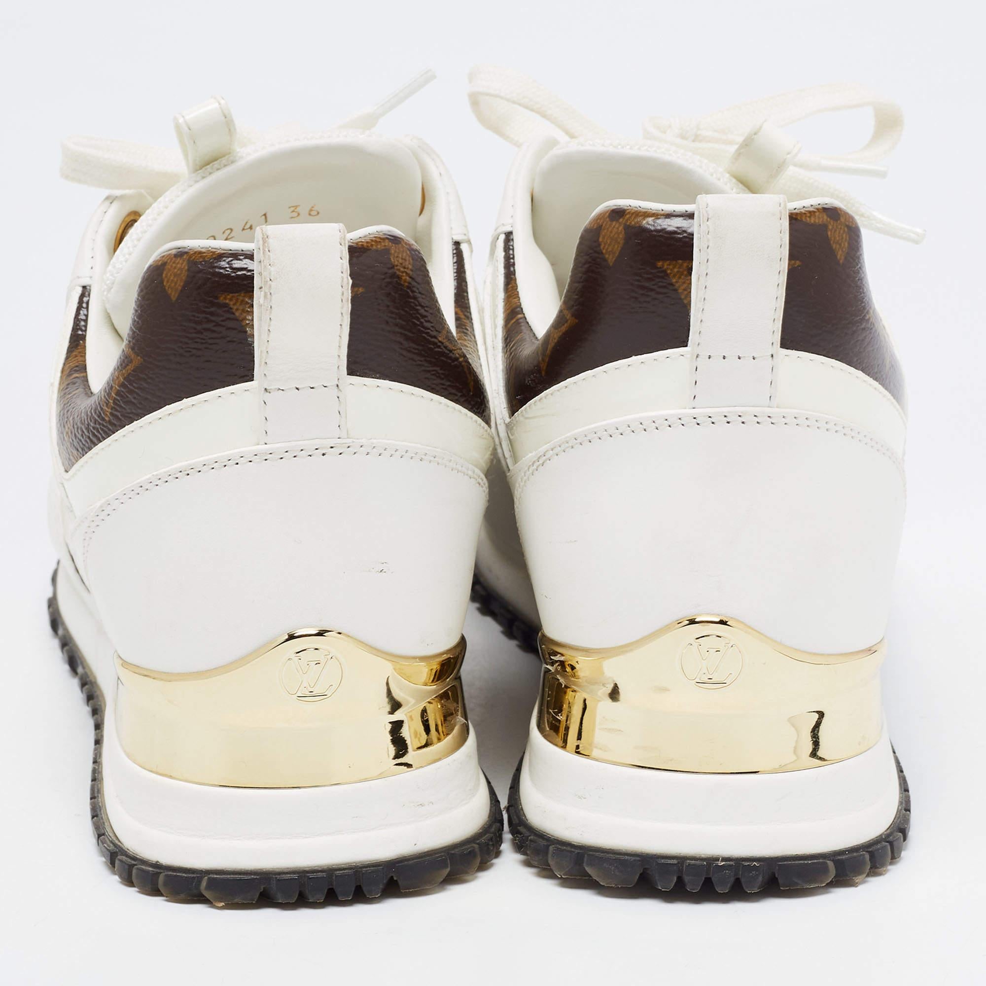 Grigio Louis Vuitton - Scarpe da ginnastica Run Away in rete, pelle e monogramma bianche Taglia 36 in vendita