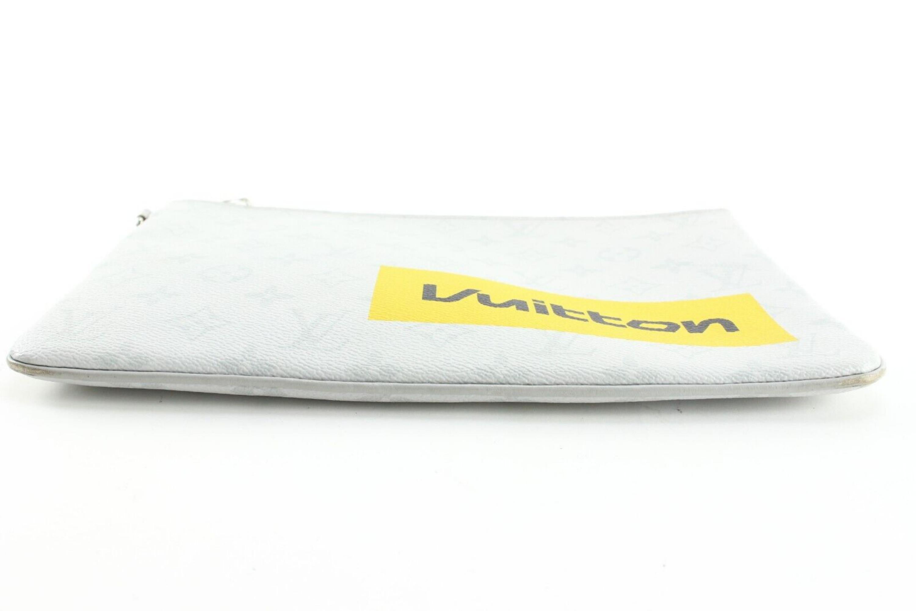 Louis Vuitton White Monogram Antarctica Zip Pouch O-Case Toiletry Clutch 1LK0425 In Good Condition For Sale In Dix hills, NY