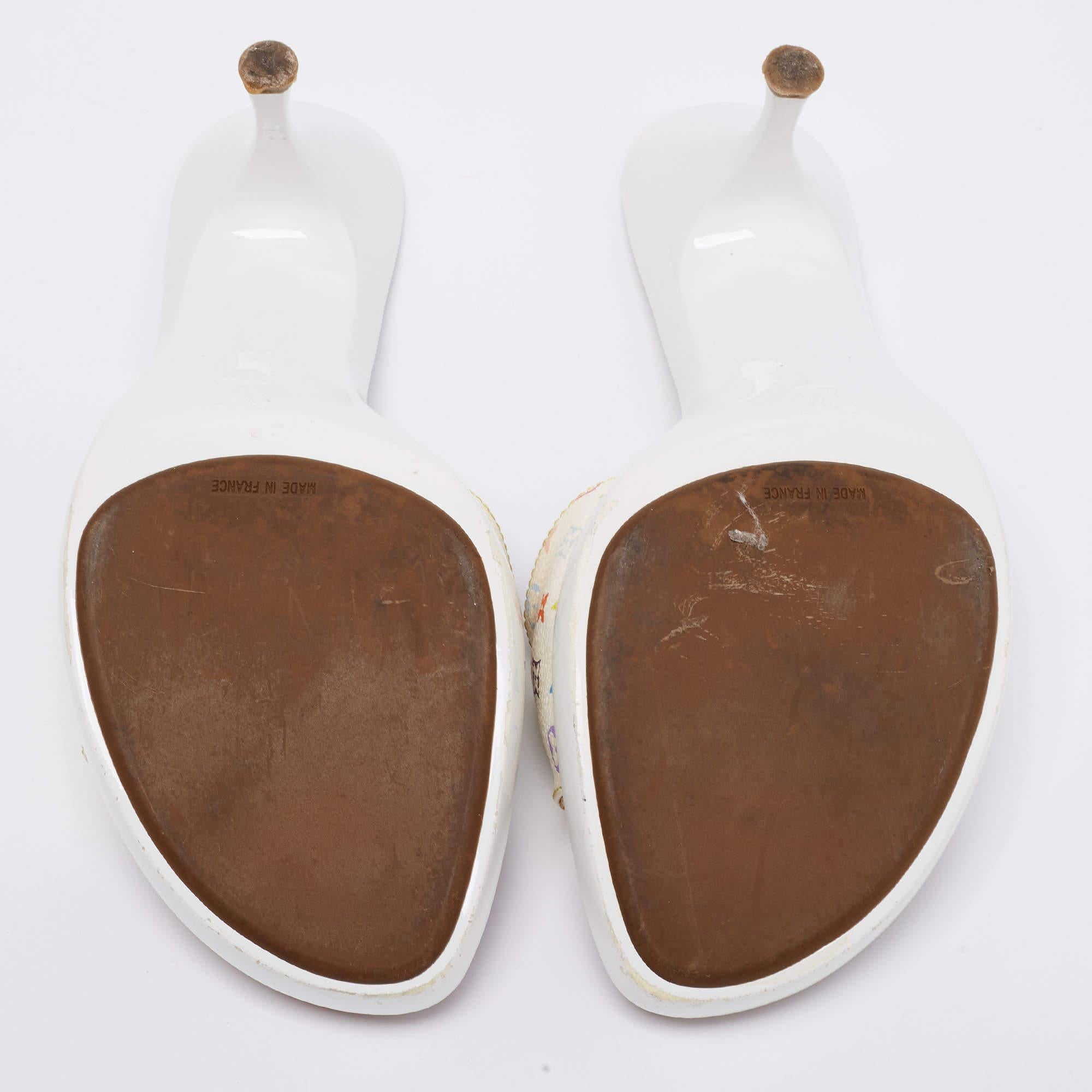 Louis Vuitton White Monogram Canvas Slide Sandals Size 40.5 For Sale 4