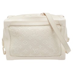 Louis Vuitton Borsa a bauletto morbida in pelle Monogram bianca Legacy
