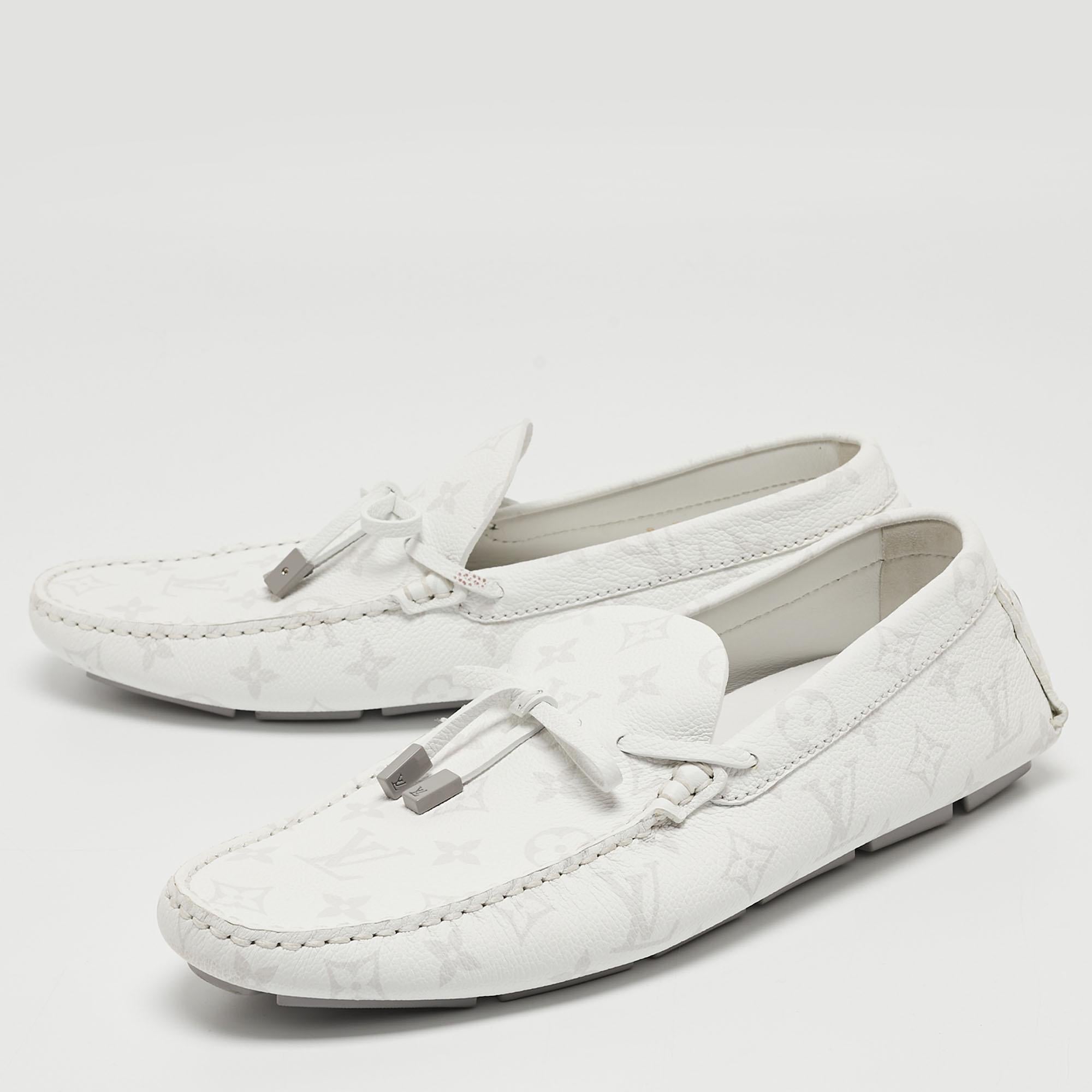 Louis Vuitton White Monogram Leather LV Driver Loafers Size 43 For Sale 4