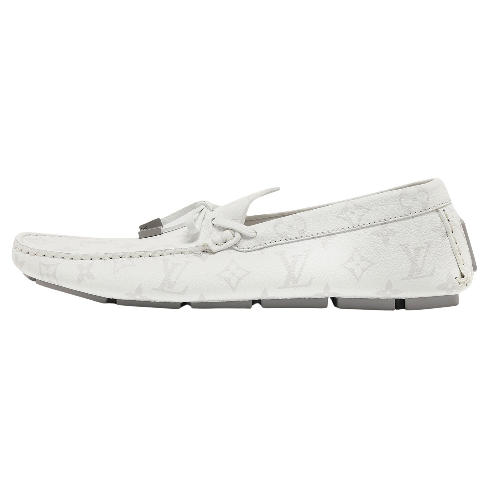 Louis Vuitton White Monogram Leather LV Driver Loafers Size 43 For Sale