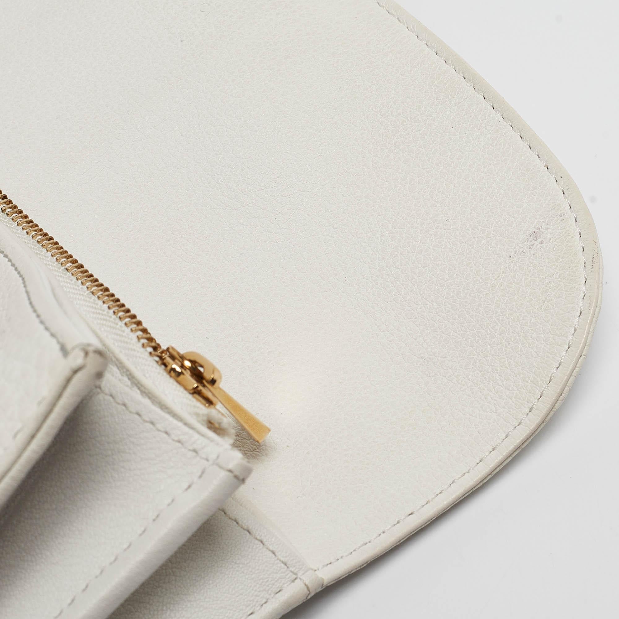 Women's Louis Vuitton White Monogram Mahina Leather Amelia Wallet
