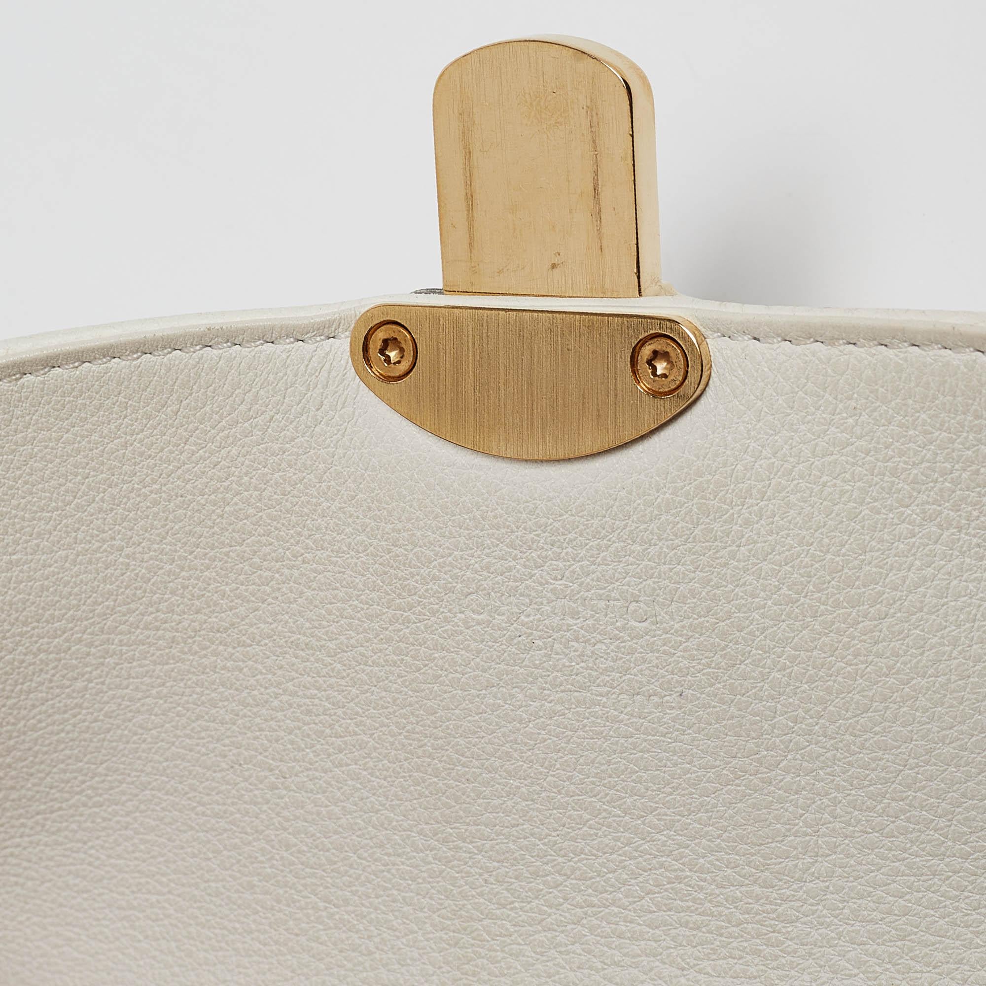 Louis Vuitton White Monogram Mahina Leather Amelia Wallet 2