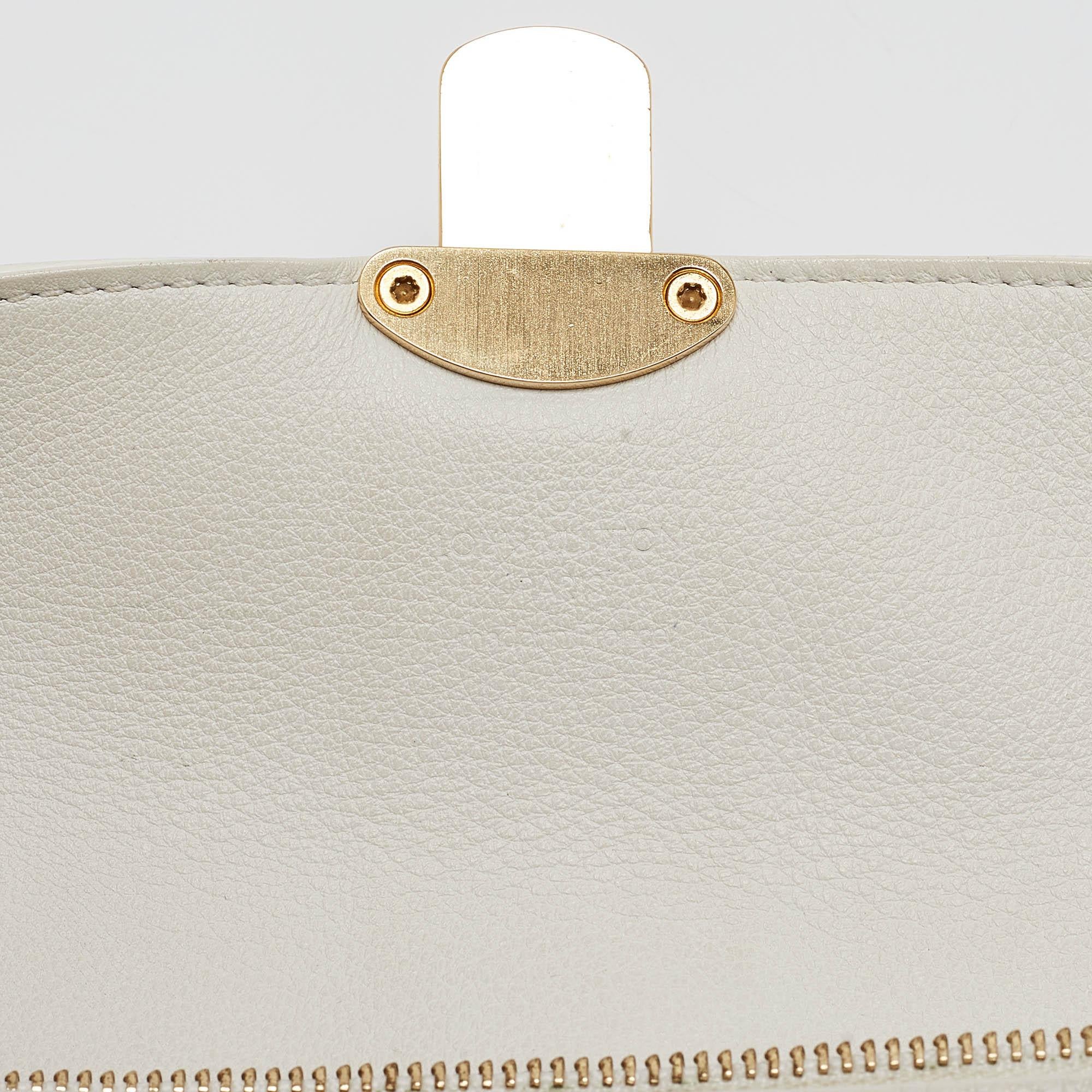 Louis Vuitton White Monogram Mahina Leather Amelia Wallet 3