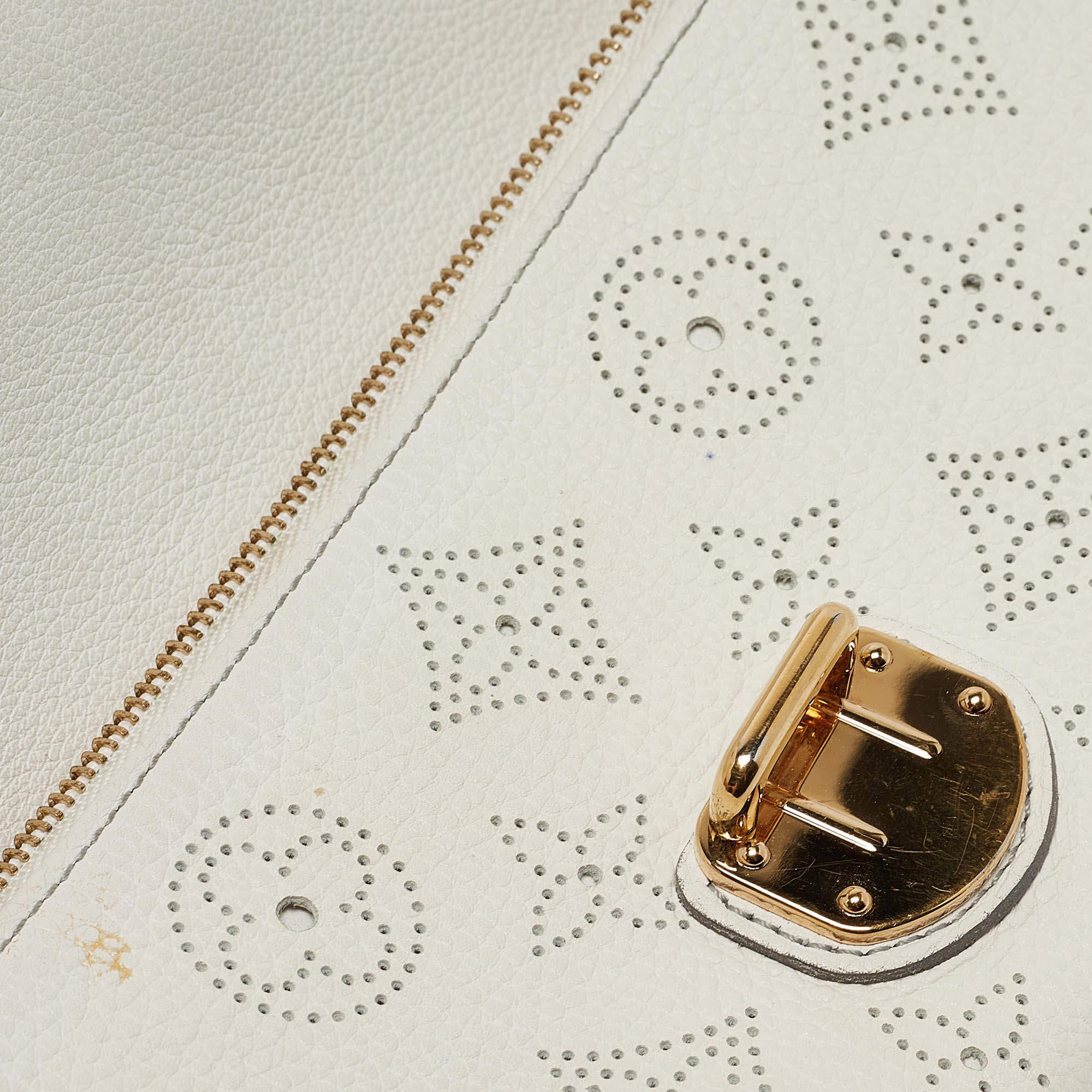 Louis Vuitton White Monogram Mahina Leather Amelia Wallet 4