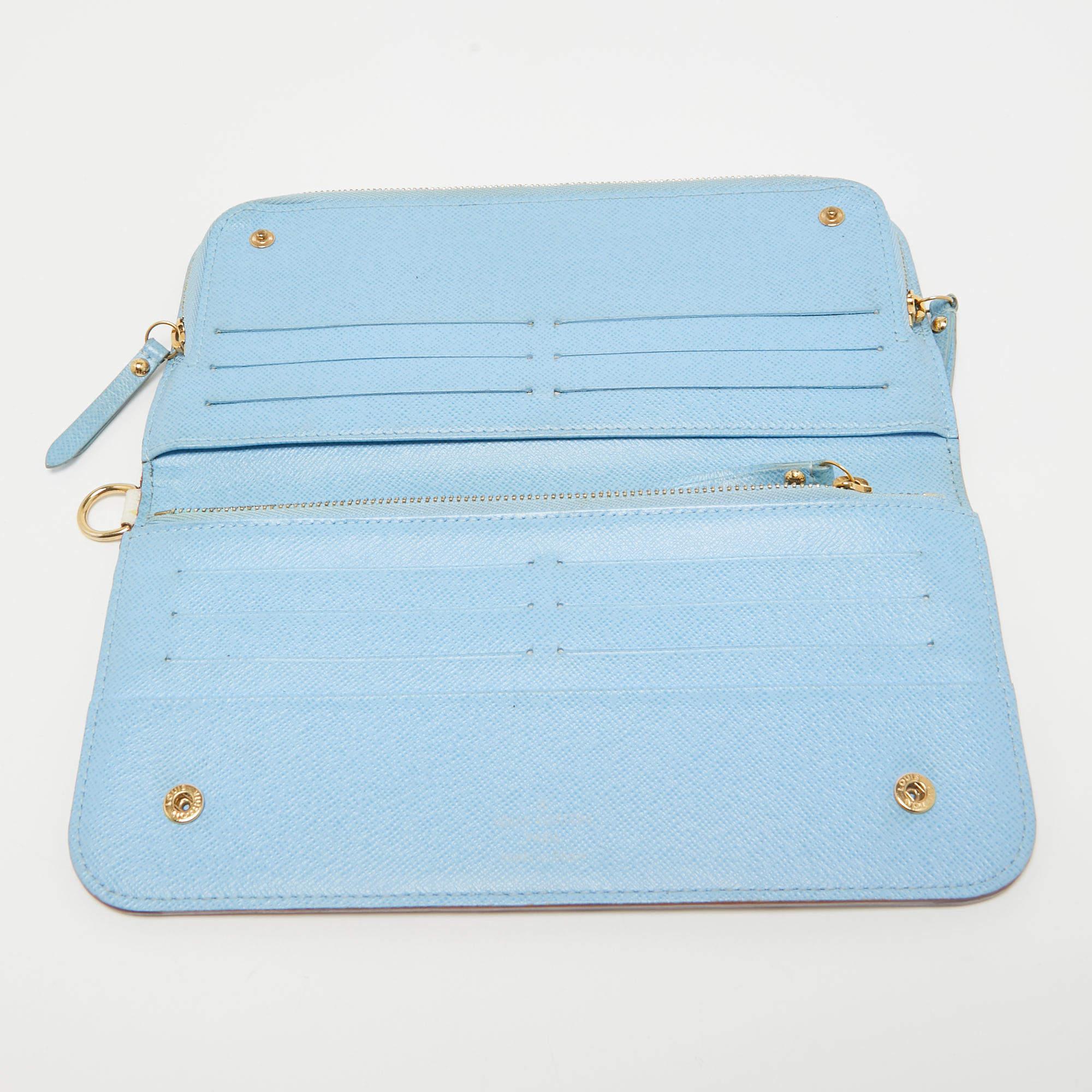 This LV wallet is a luxurious accessory that will prove to be super functional. It is made using durable materials on the exterior and unveils a well organized interior.