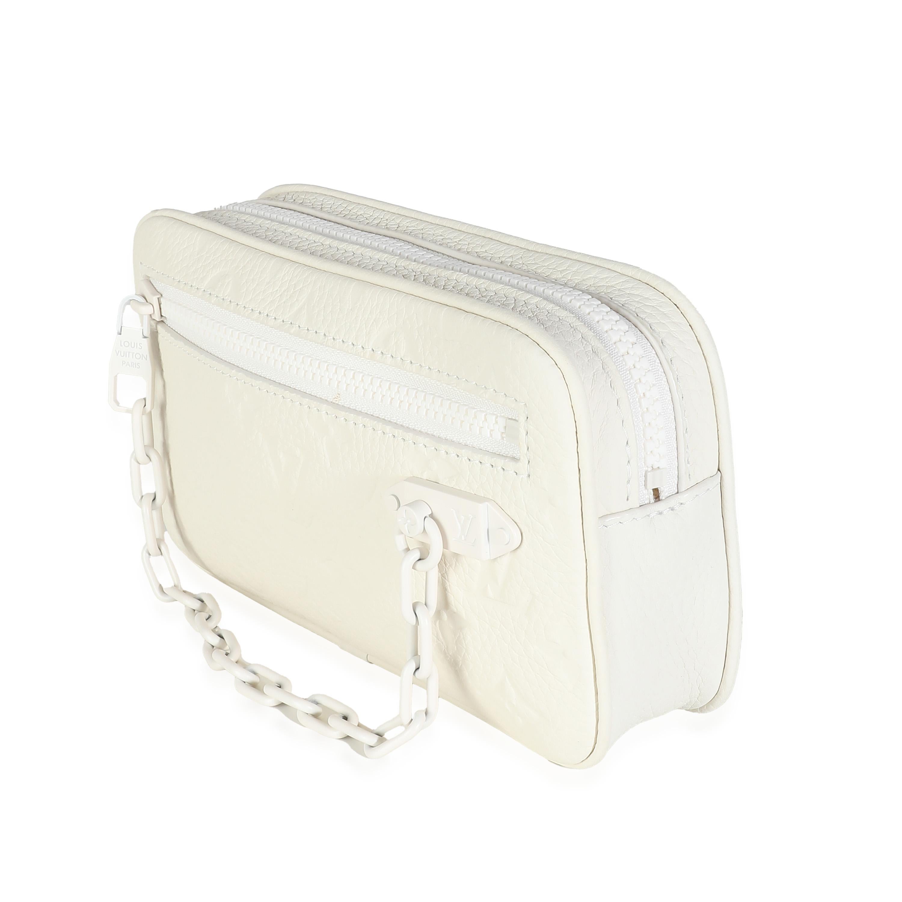 Louis Vuitton Taurillon Pochette Volga mit weißem Monogramm Taurillon-Monogramm im Zustand „Hervorragend“ im Angebot in New York, NY