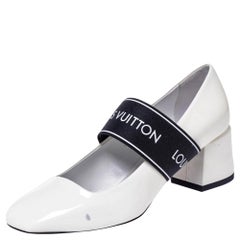Louis Vuitton White Patent Leather Star Trail Pumps Size 35
