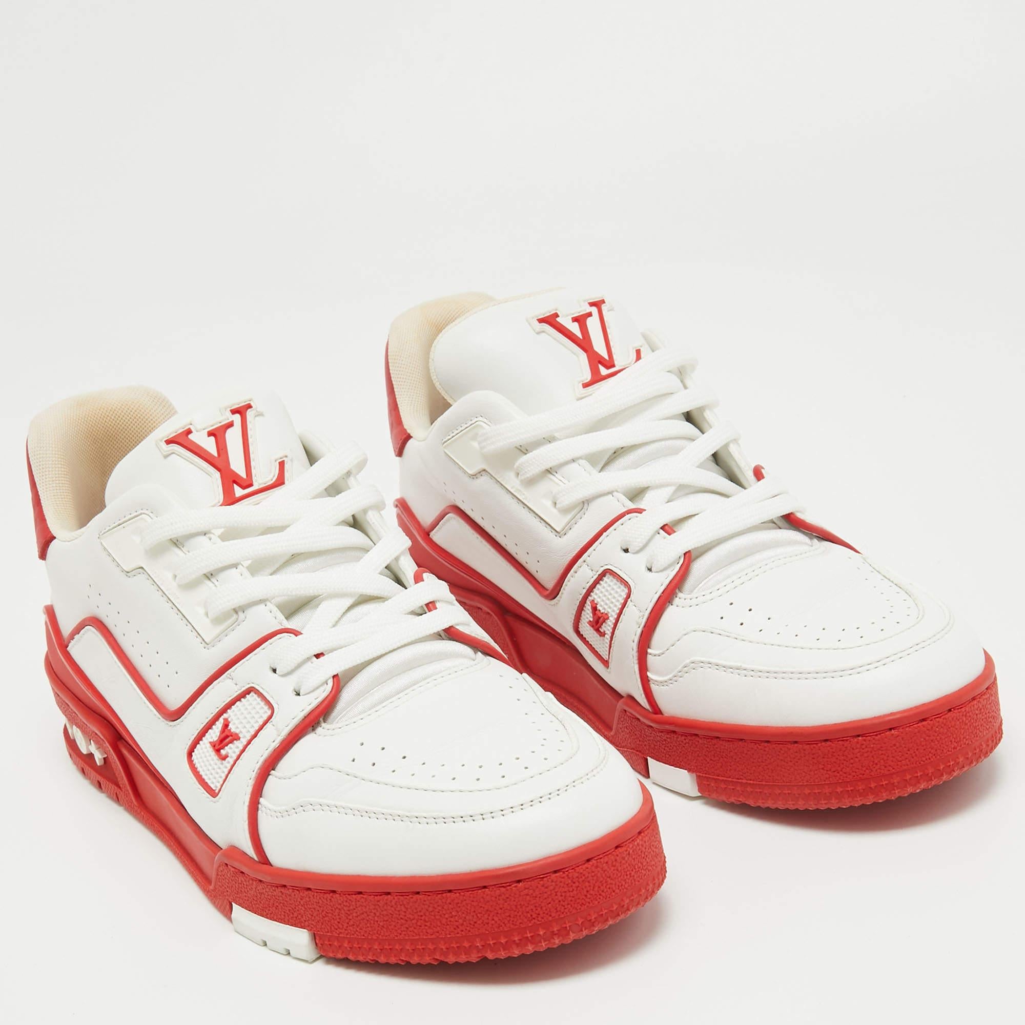 Louis Vuitton White/Red Leather LV Trainer Sneakers Size 39.5 In Good Condition In Dubai, Al Qouz 2