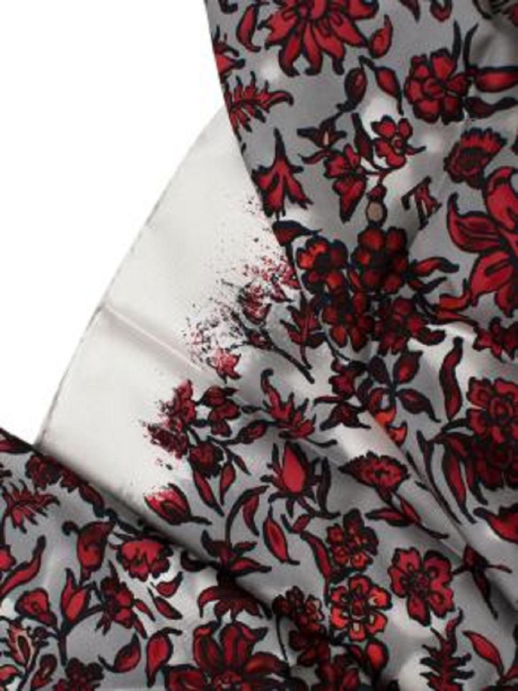Women's Louis Vuitton White & Red Silk Floral Print Scarf 90 For Sale