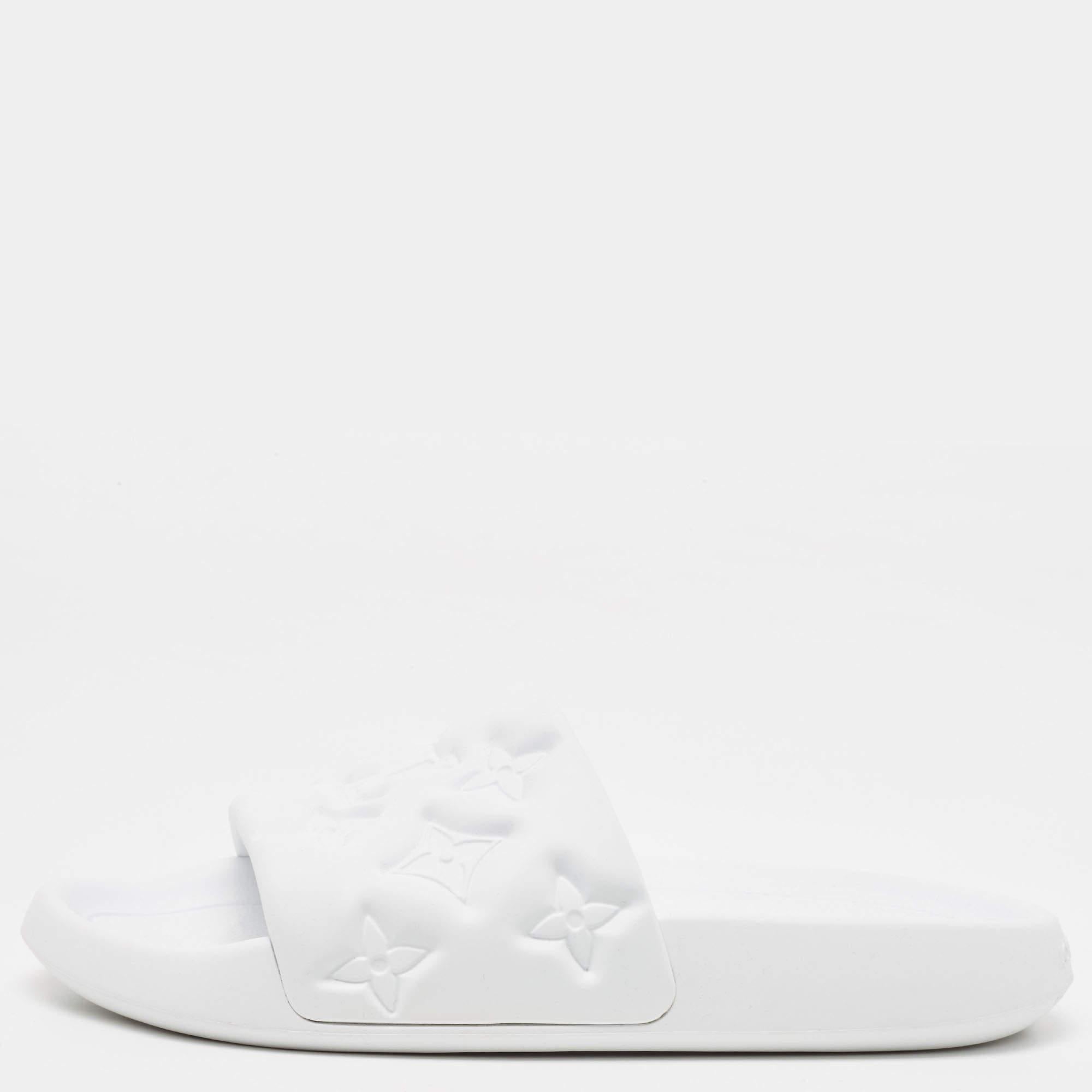 Louis Vuitton White Rubber Monogram Rubber Flat Slides Size 41 For Sale 1
