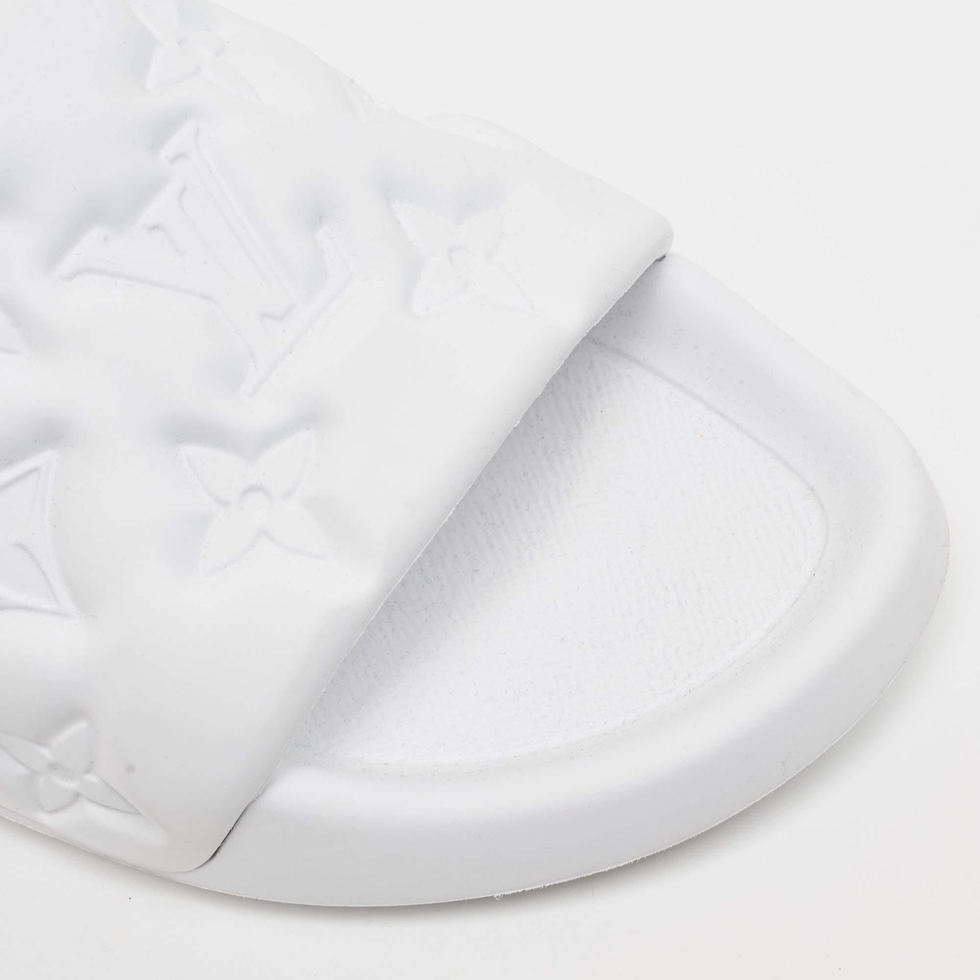 Louis Vuitton White Rubber Monogram Rubber Flat Slides Size 41 For Sale 4