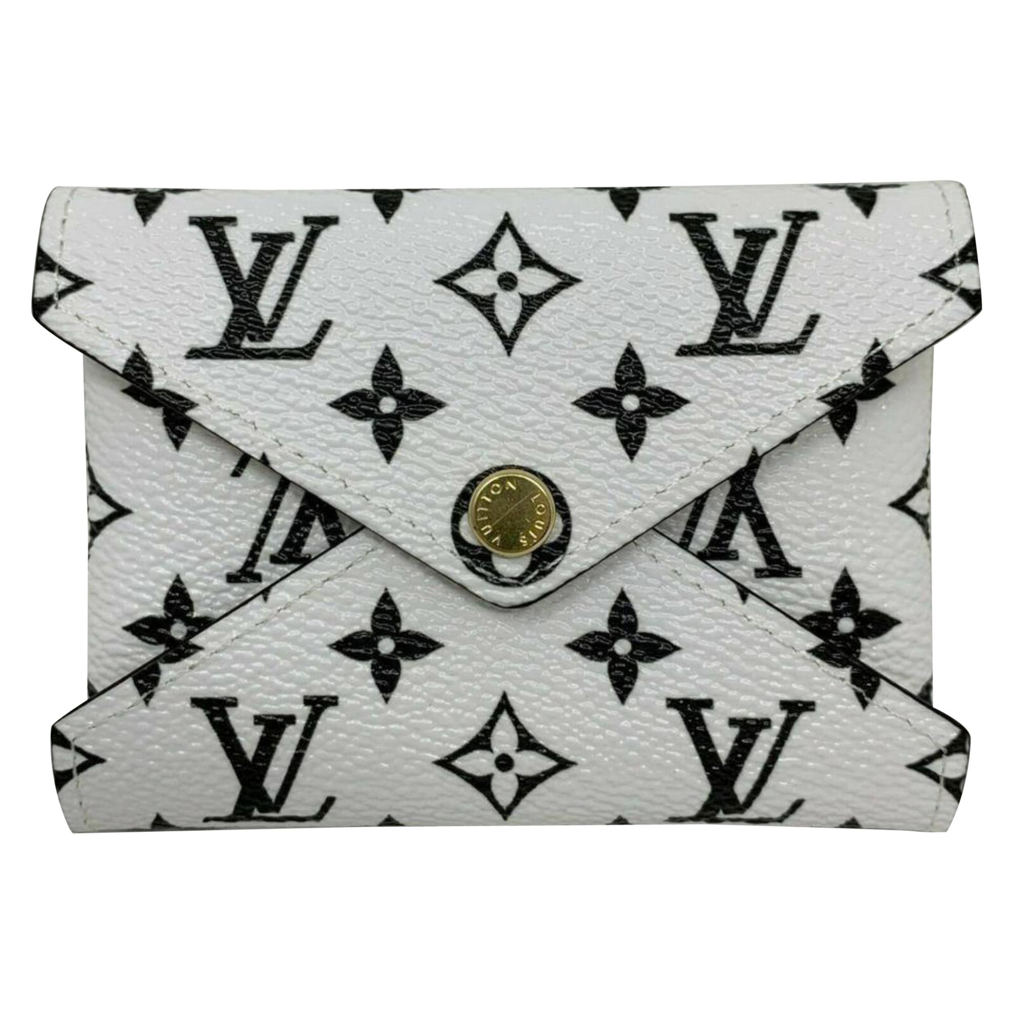 Louis Vuitton White Small Ss19 Limited Edition Giant Kirigami Pouch 870620  For Sale