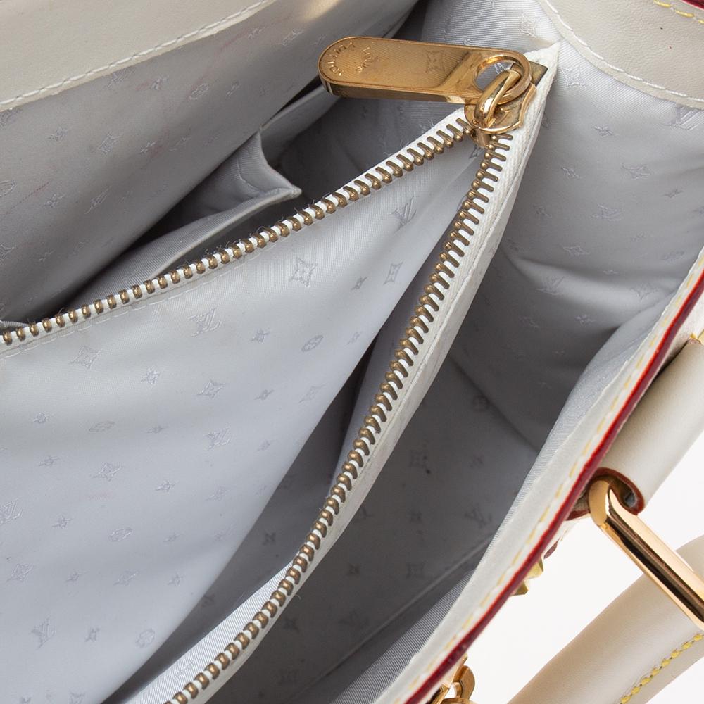 Louis Vuitton Le Fabuleux Tasche aus wei�ßem Suhali-Leder im Zustand „Gut“ in Dubai, Al Qouz 2