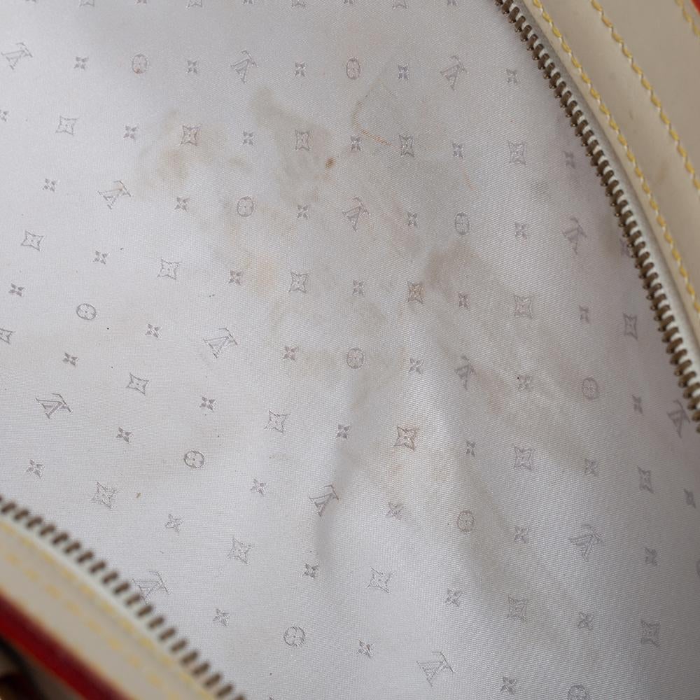 Louis Vuitton White Suhali Leather L'Epanoui PM Bag In Good Condition In Dubai, Al Qouz 2