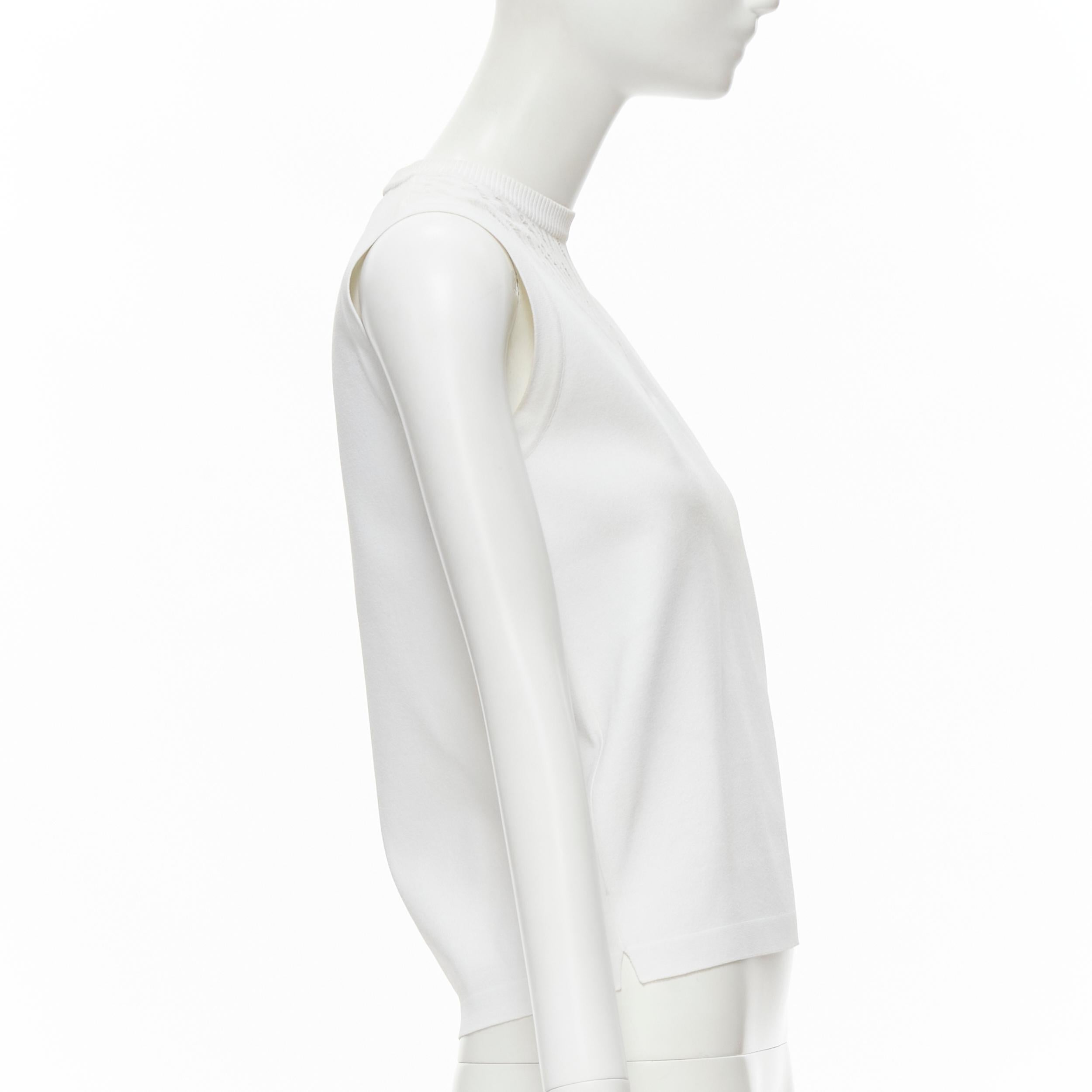 Gilet sans manches Louis Vuitton en polyester et viscose blanc avec col en dentelle, taille S État moyen - En vente à Hong Kong, NT