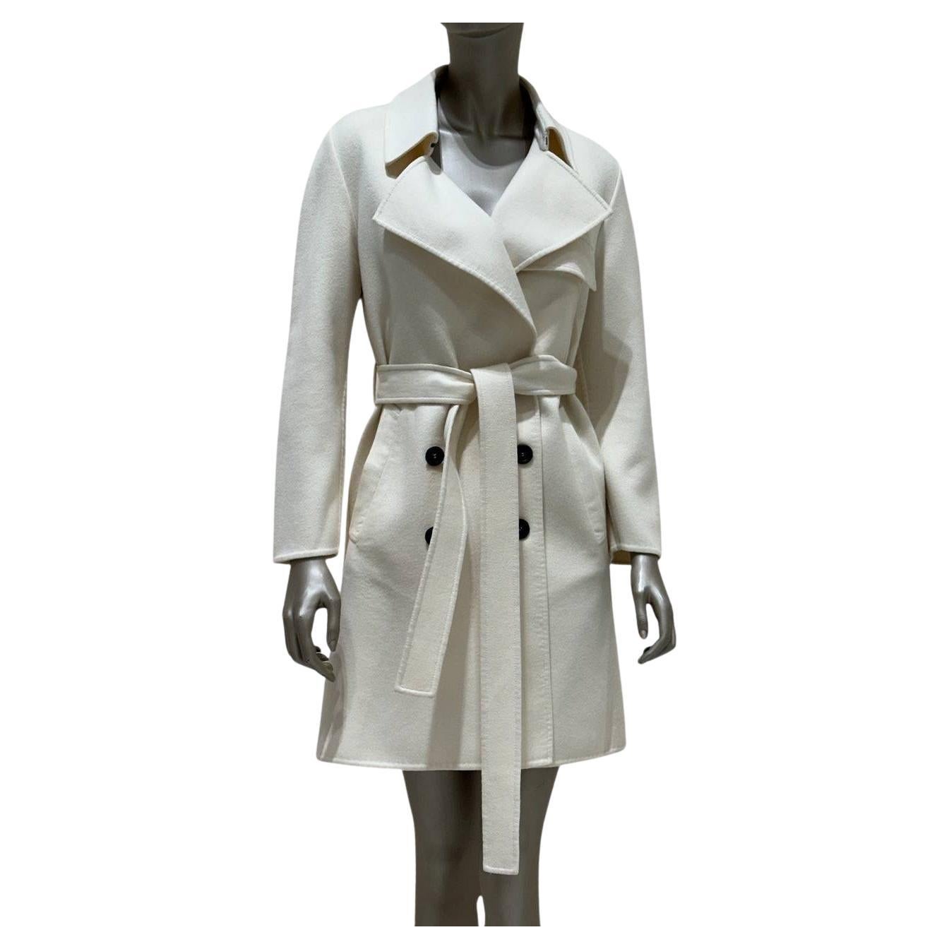 Louis Vuitton White Wool Double Breasted Coat - Size 36 im Angebot