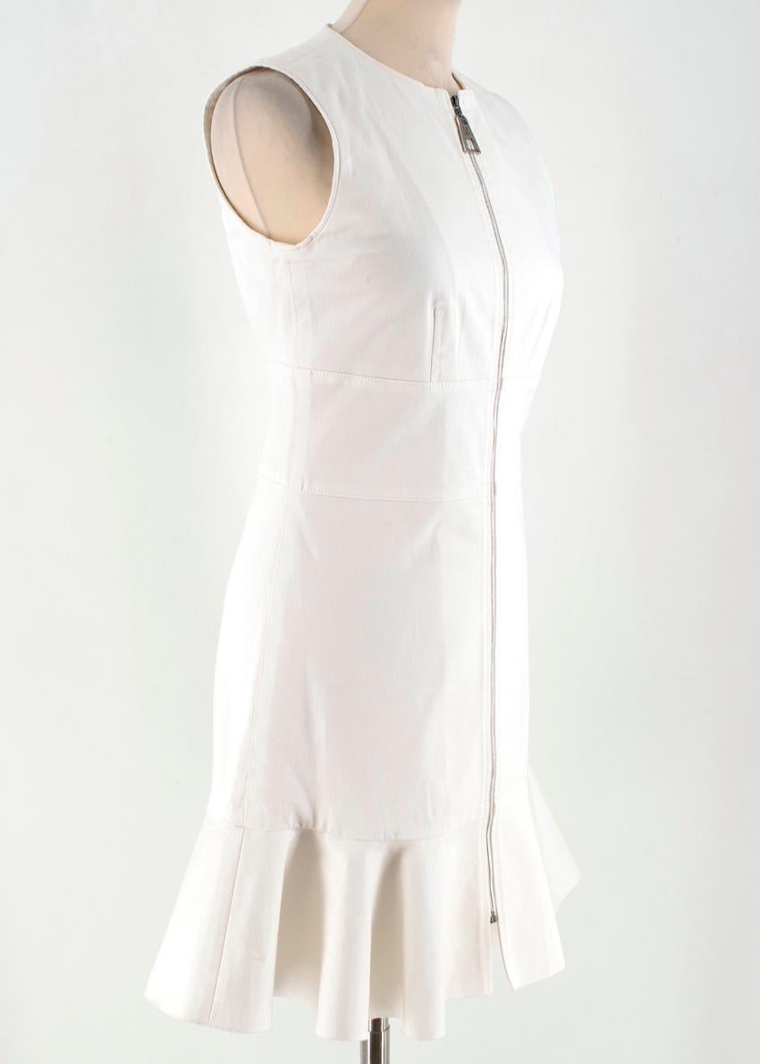 Louis Vuitton White A-Line Zip-up Sleeveless Dress 

- embossed LV logo on Zip 
- round neckline 

Material 
- 97% Cotton 
- 3% Elastane 

Dry clean Only 

- Made in France

Please note, these items are pre-owned and may show signs of being stored