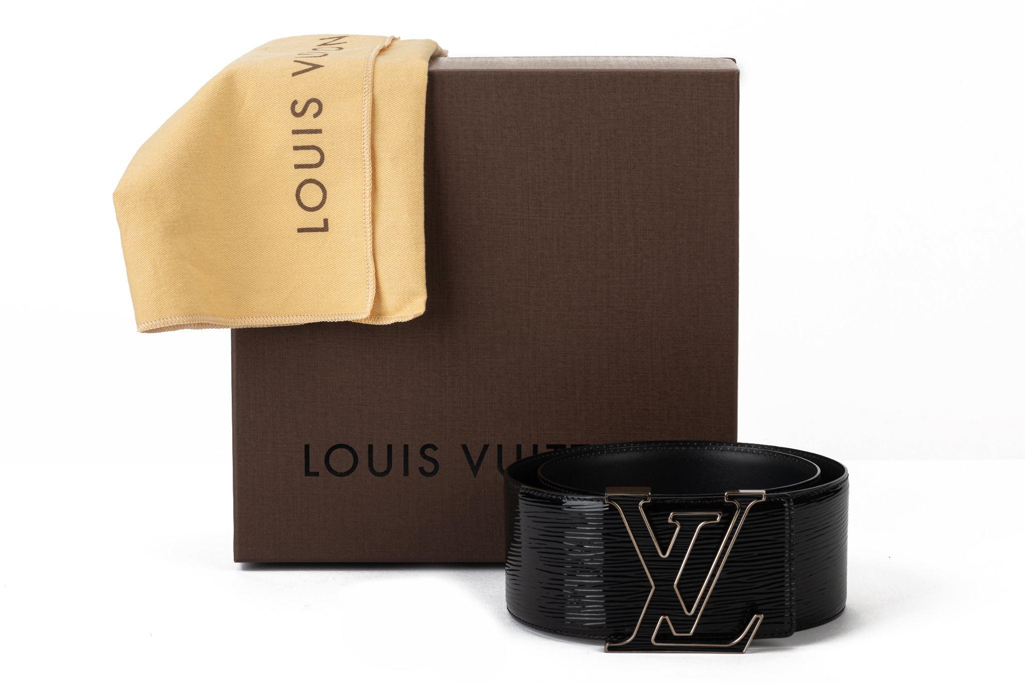 Women's or Men's Louis Vuitton Wide Black Patent Epi Belt W/Box For Sale