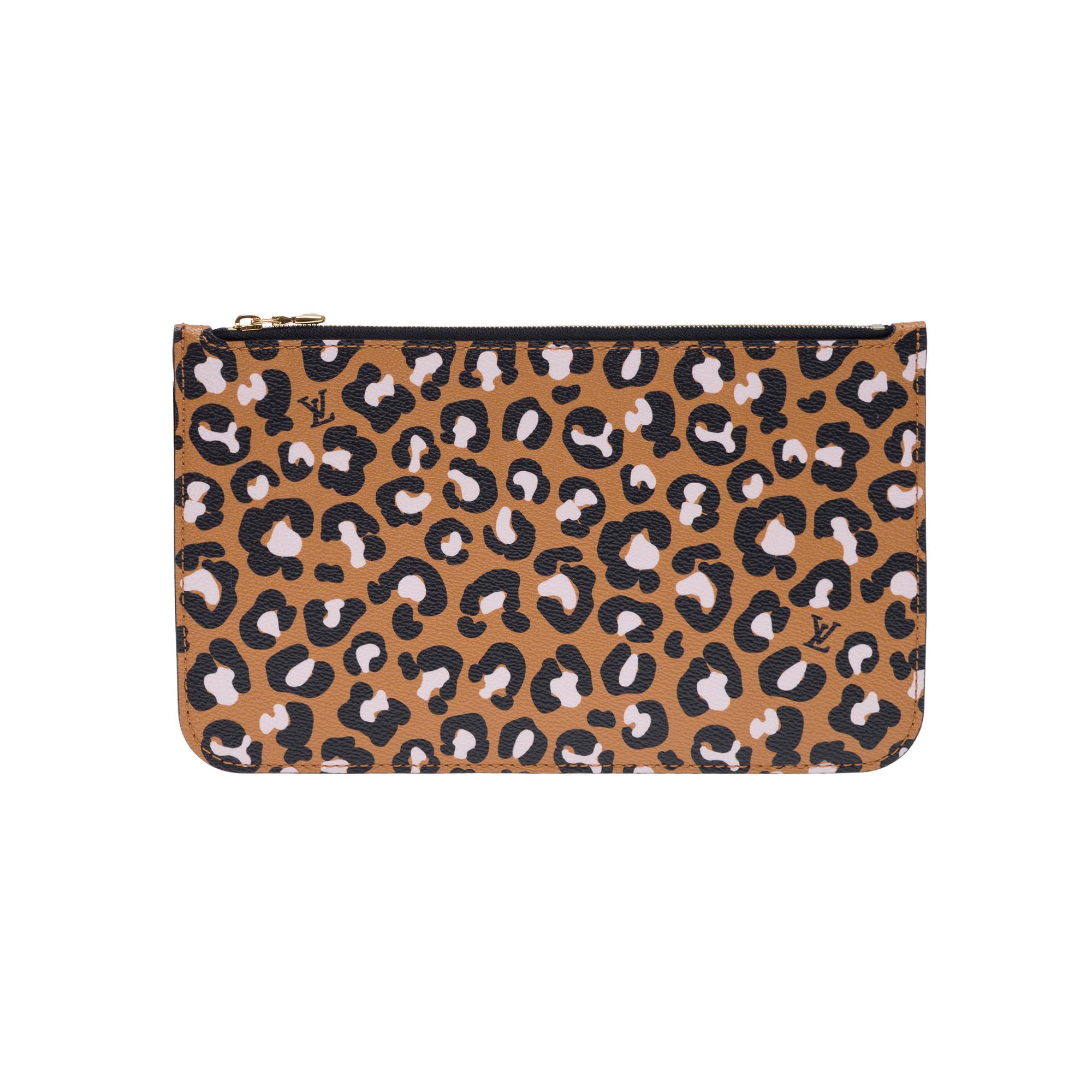 Marron Louis Vuitton pochette Wild At Heart en toile léopard enduite en vente