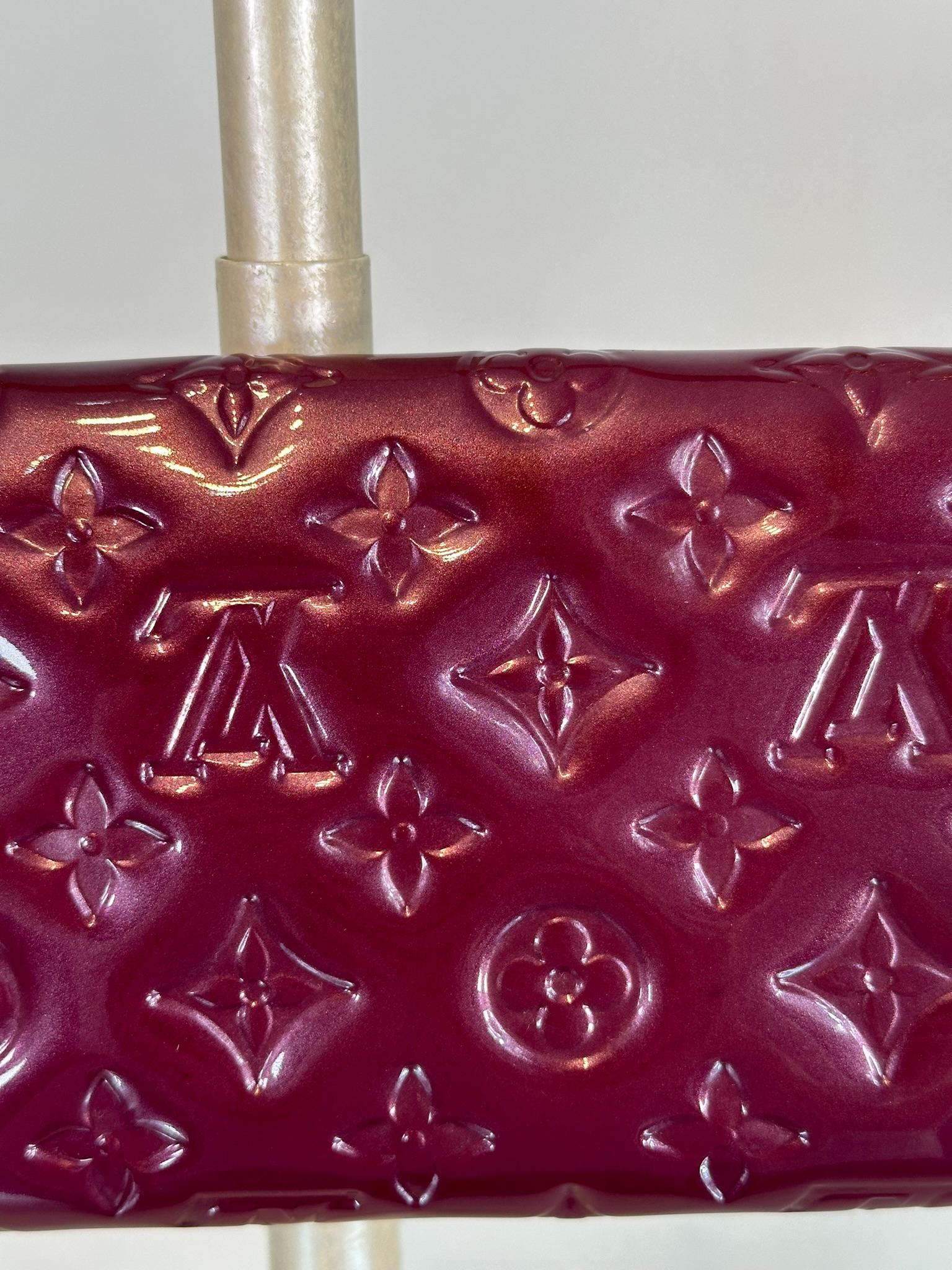 LOUIS VUITTON Wine Monogram Vernis SUNSET BLVD  Shoulder Bag In Good Condition In West Palm Beach, FL