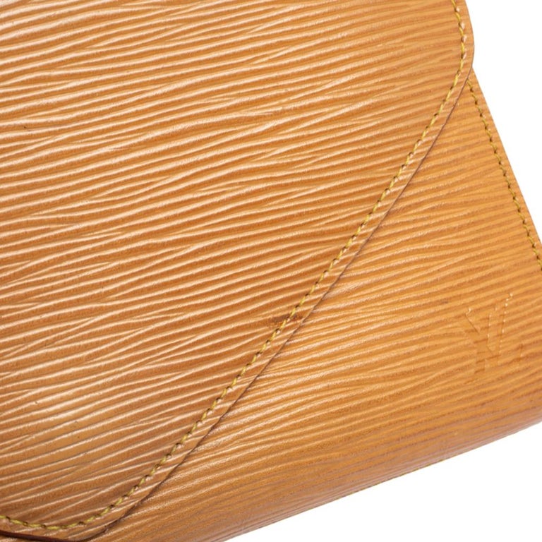 Louis Vuitton Brown Epi Leather Pochette Art Deco Envelope Clutch Bag –  Bagriculture