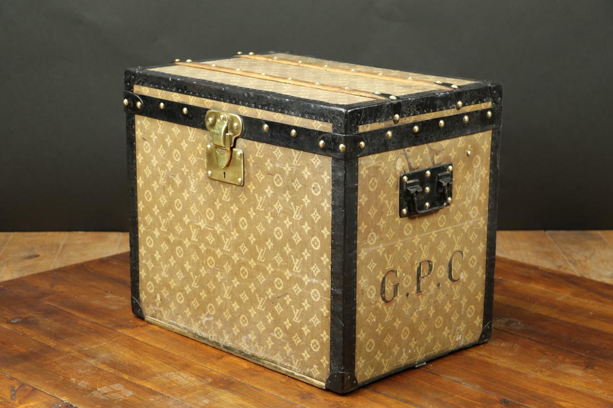 Louis Vuitton Woman Hat Trunk In Good Condition For Sale In Haguenau, FR