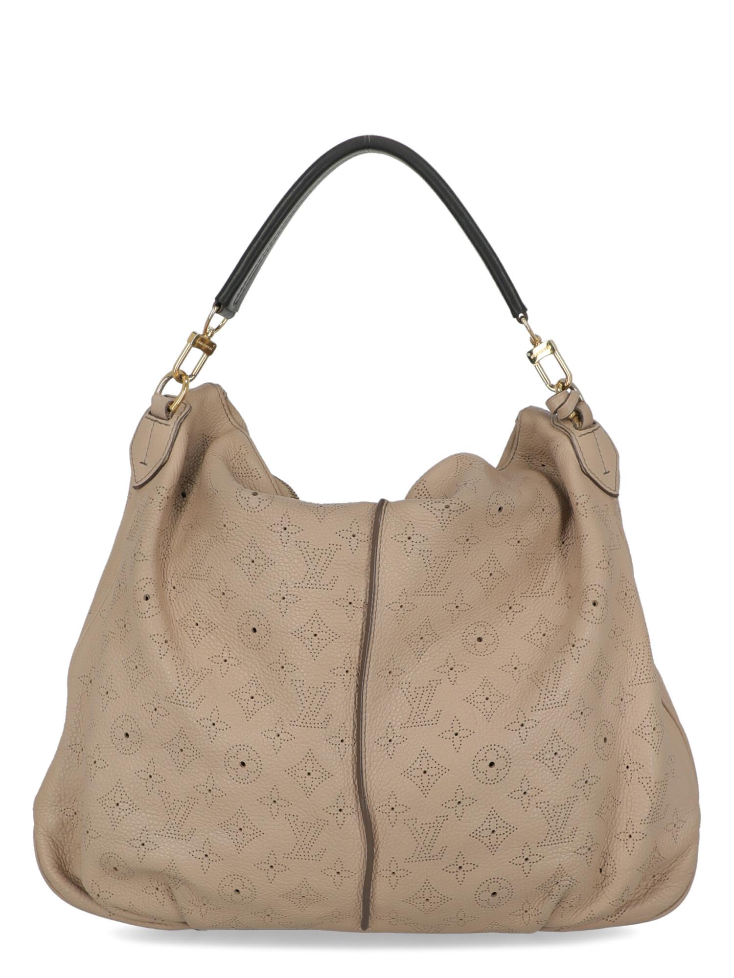 Louis Vuitton Women  Shoulder bags Selene Pink Leather In Good Condition For Sale In Milan, IT